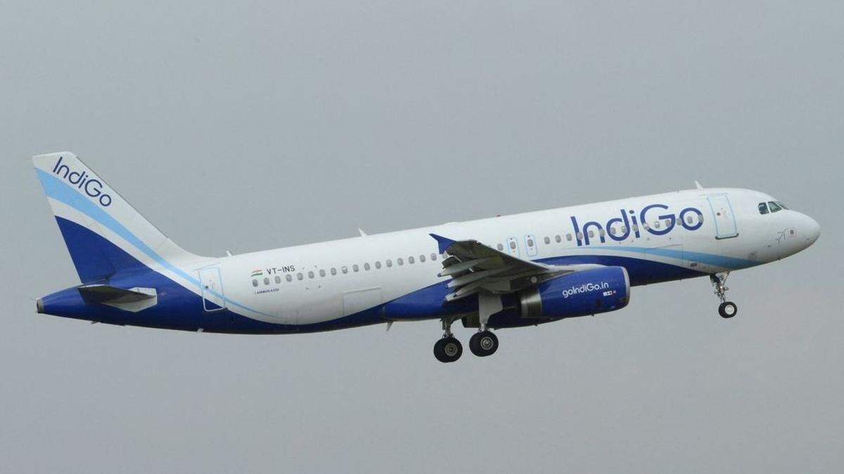 Ein Airbus der Fluglinie Indigo