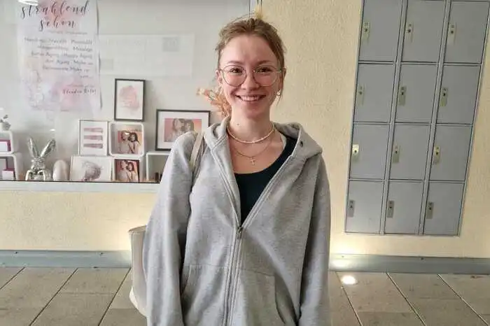 Anna Jamnik: Ich glaube, ich gehöre noch selbst zu dieser Generation, aber ich finde, dass wir alle ein bisschen verschlossener geworden sind. Früher gab es einfach mehr persönlichen Kontakt als heutzutage.