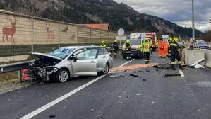 Das Auto wurde stark beschädigt