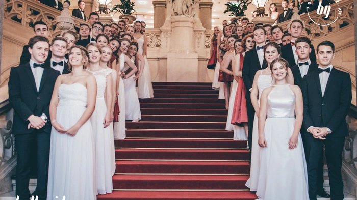 Im Grazer Congress luden die Schüler des PG Ursulinen am Freitagabend (4. November 2016) zu ihrem Maturaball. Motto des Abends: "Back to the 90's - Legends never die". Es wurde bis in die Morgenstunden gefeiert. Hier gibt's die schönsten Bilder.