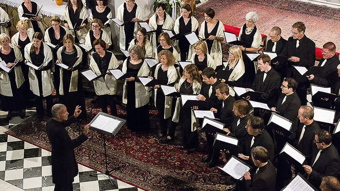 Der chor pro musica graz bei einem seiner von Gerd Kenda geleiteten Auftritte