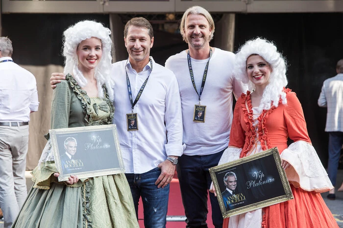 .. ebenso daran teil wie Sturm-Trainer Franco Foda und Ex-Kicker Markus Schopp.