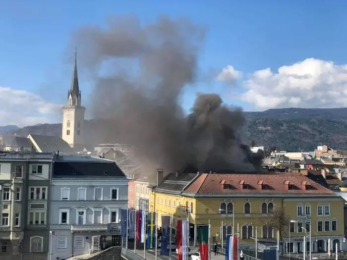 2019 zogen dunkle Rauchschwaden durch die Villacher Innenstadt