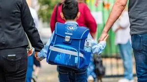 Schüler am Weg in die Schule (Symbolbild)