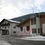 Das bestehende Gemeindehaus sowie das Feuerwehrhaus werden umgebaut und in das neue Gemeindezentrum von Amlach integriert 	