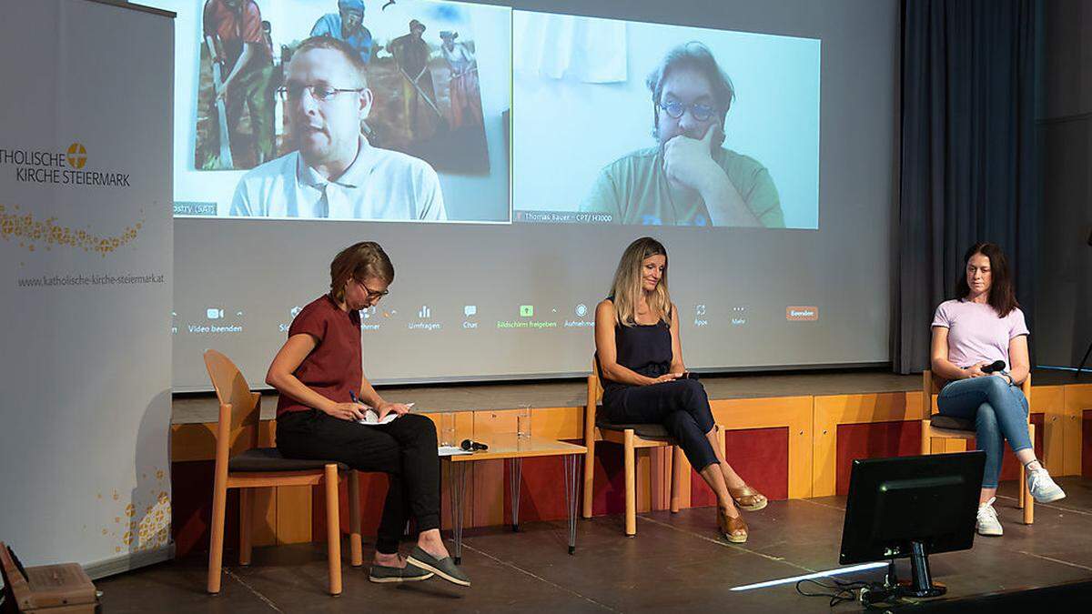 Moderatorin Margareta Moser diskutierte mit Maria Fanninger, Irene Gombotz, Thomas Bauer in Brasilien und Alexander Wostry in Tansania