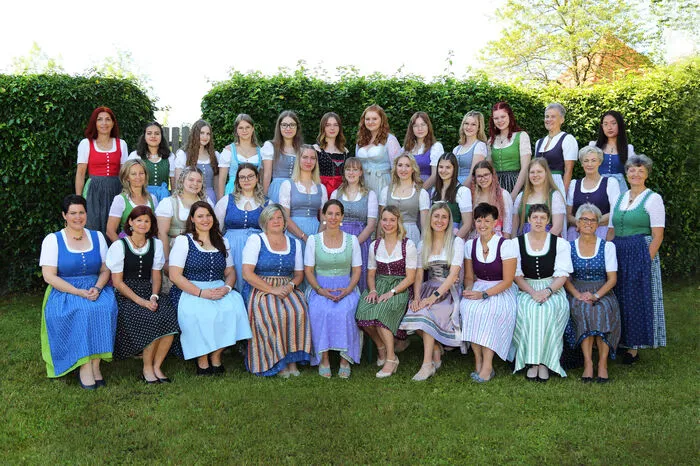 Ausgezeichnete und gute Erfolge: Angelina Auner, Isabel Flakus, Michelle Hitter, Jalal Shireen, Mirija Lierzer, Lisa Lukan, Melanie Mersnik, Andreea Petcut, Anna Riegler, Lena Maria Šantl, Andrea Temmel, Valerie Wildbacher und Vanessa Winkler Bestanden: Silvio Gorsche, Michelle Grebien, Lisa Harb, Nicole Knappitsch und Lena Koch  