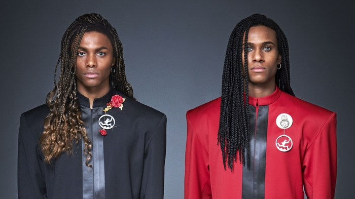 Zuerst berühmt, dann blamiert – Milli Vanilli: Fabrice Morvan (Elan Ben Ali) und Robert Pilatus (Tijan Njie)