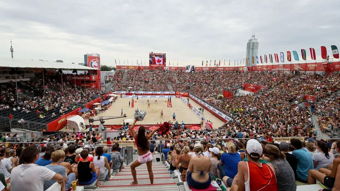 ... war wieder zum Brechen voll: Beachvolleyball ist eben in zur Zeit.
