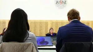 Die Angeklagten am Dienstag, 14. Oktober 2025