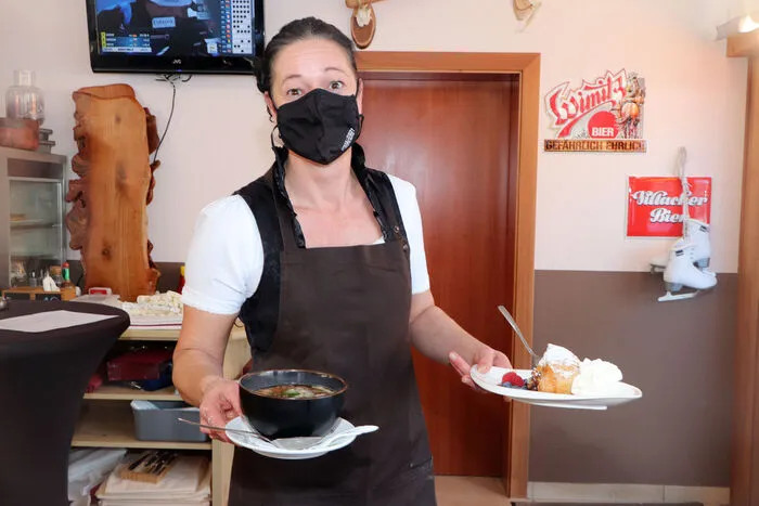 In der Ochsenjoch-Küche hatte Manuela Fröhlacher allen Hände voll zu tun!