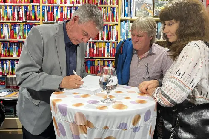 Walter Nickl signierte zahlreiche Bücher und nahm sich Zeit für Gespräche.
