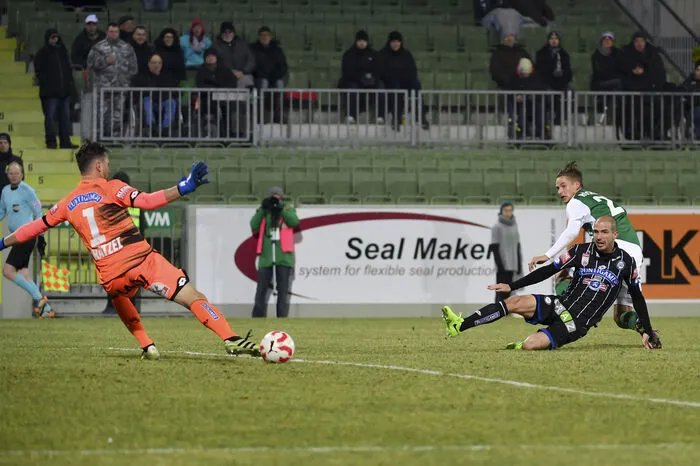 Thorsten Röcher ließ nach typischer Mattersburg-Aktion dem Tormann keine Chance.