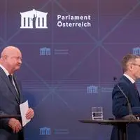 Befremdlich: So kommentiert die ÖVP von Christian Stocker (l.) die Aussagen der FPÖ von Herbert Kickl 