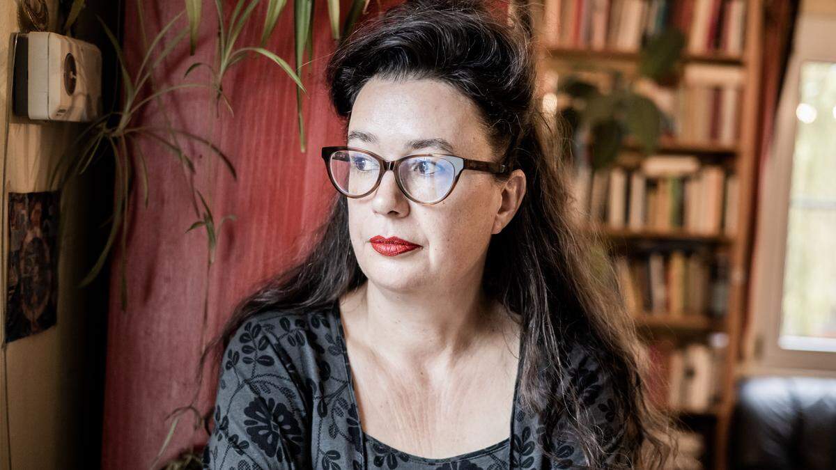 Simone Schönett stellt ihr neues Buch vor