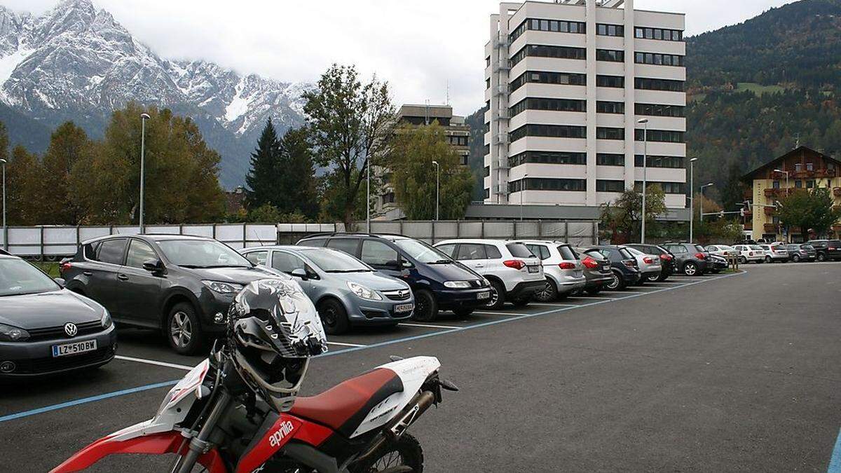 Das Areal für das Shopping Quartier Lienz bleibt weiterhin Parkplatz der Stadtgemeinde