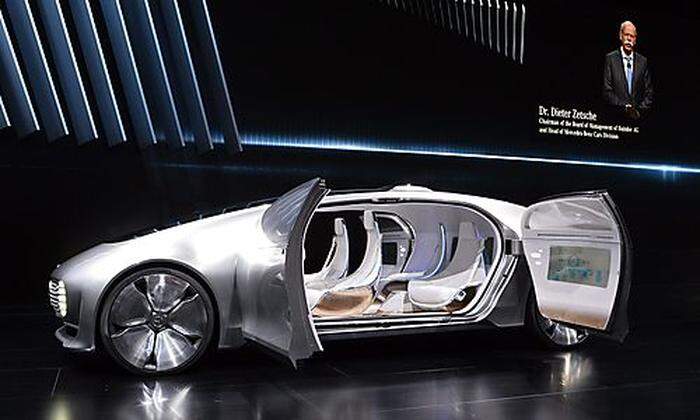Zukunft a la Mercedes: F015 mit Lounge-Innenausstattung und drehbaren Sitzen