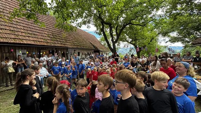Mit dem Erlös der Veranstaltung sollen in Zukunft weitere Aktionen unter dem Motto „Kinder verbinden Nachbarn“ umgesetzt werden