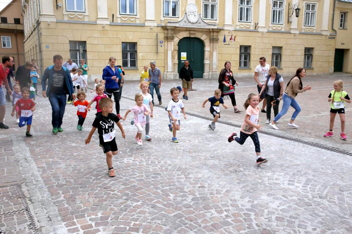 Beim „Bambinilauf“-hatten die Kleinen ihren großen Spaß.