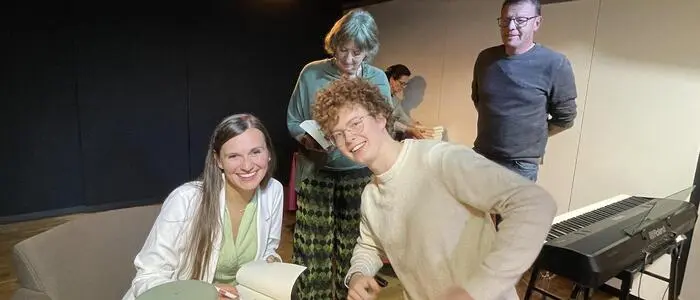 Autorin Nicole Stranzl mit Musiker Benedikt Froihofer in Birkfeld