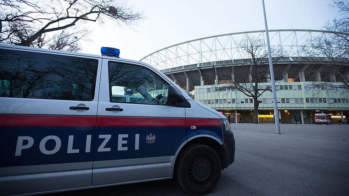 Die Polizei hat heute rund um das Ernst-Happel-Stadion wieder alle Hände voll zu tun