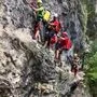 Die Bergrettung beim Aufstieg auf den Klettersteig. Der Mann wurde dann sicher ins Tal gebracht 