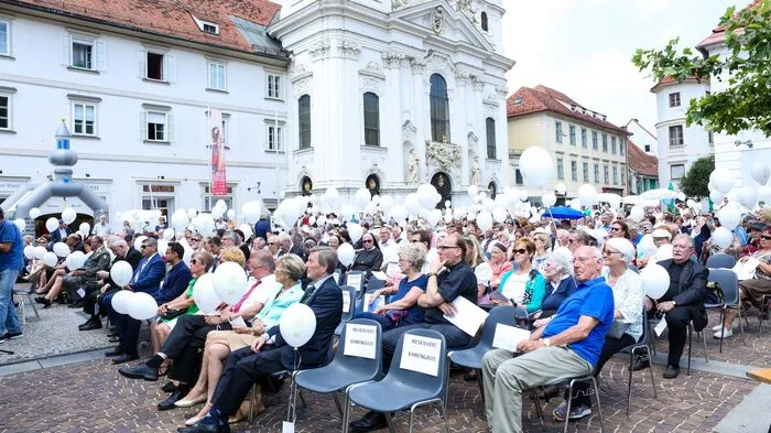 Mehr als tausend Leute kamen am Donnerstag zum evangelischen Kirchentag am Mariahilferplatz.