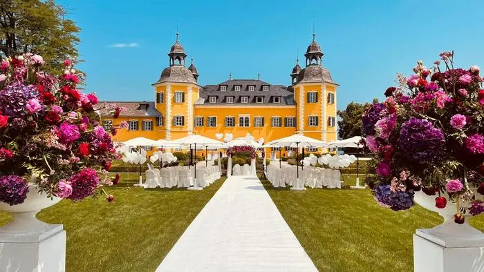 Der beliebte Rosengarten im Schlosshotel Velden