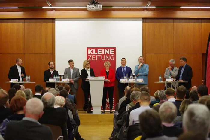Alle Spitzenkandidatinnen und -kandidaten der wahlwerbenden Parteien nahmen daran teil
