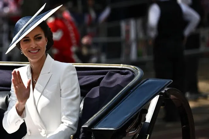 Die Herzogin von Cambridge trug ein recyceltes Alexander McQueen-Kleid.