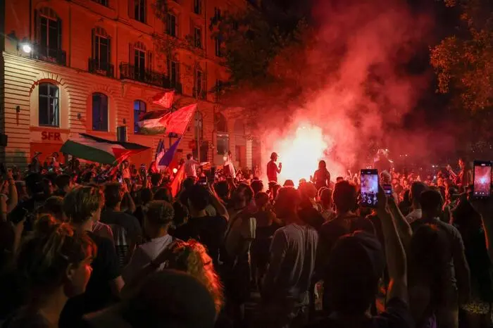 Die Demonstranten hatten „Alle hassen die Polizei“ skandiert 