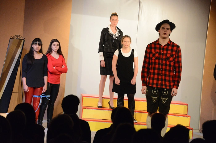 Die HTL-Theatergruppe hat sich voll ins Zeug gelegt