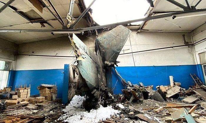 Reste einer abgeschossenen russischen Su-34 bei Kharkiv