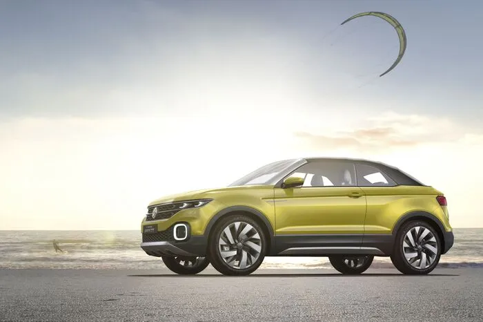 Die stämmige Form des Cabrios ist stark an das Design des Range Rover Evoque angelehnt, die Serienversion wird aber in konventioneller Fünftür-Bauform daher kommen.