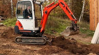 Anhänger samt Bagger gestohlen (Sujetfoto)