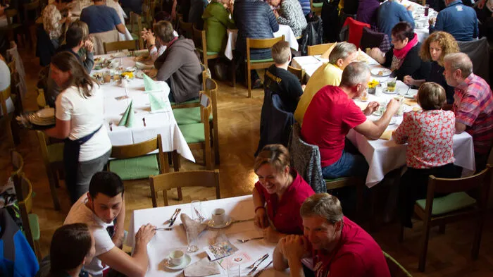 Rund 300 Drautaler nahmen am Genussfrühstück der Slow-Food-Gemeinschaft Berg im Kultursaal teil.