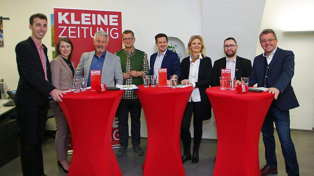 Die Kandidaten Koch, Klösch, Kaltenegger, Wintsching, Schausberger und Schranz mit den Moderatoren Martina Pachernegg und Marco Mitterböck (v. r.)