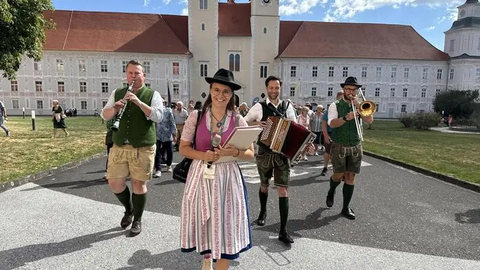 Zum ersten Mal machte die „steirische Roas“, die mittlerweile zur beliebtesten Volkskulturserie Österreichs avanciert ist, im oststeirischen Vorau im Joglland Station.