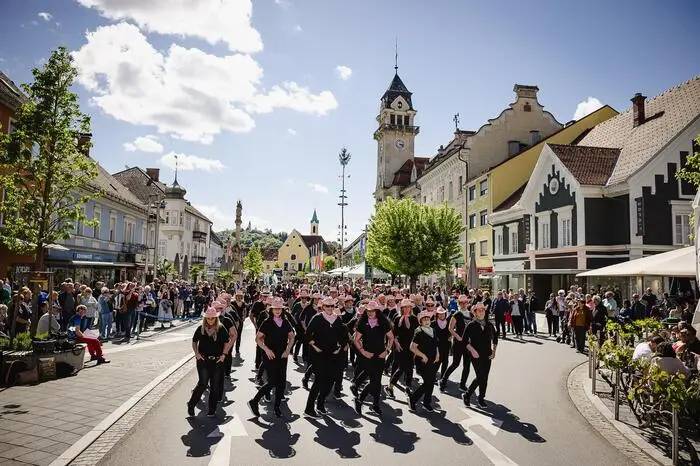 ... am Samstag, 27. April, die Stadterhebung Leibnitz im Jahr 1913.