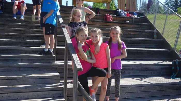 186 Kinder der Volksschulen aus dem Bezirk nahmen am 1. Juni am Schulcrosslauf teil. Am nächsten Tag treten die Unterstufen gegeneinander an.