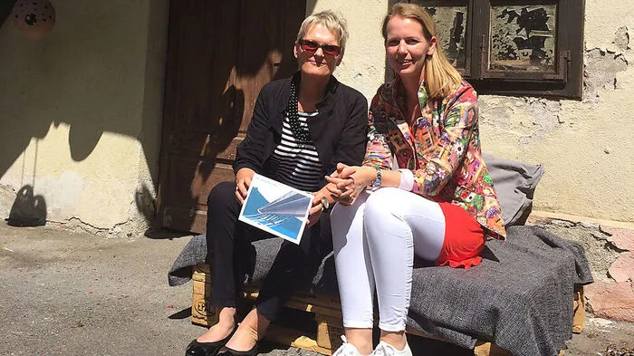 Gertrude Moser-Wagner und Angelika Fritz inszenieren „Art Contains“