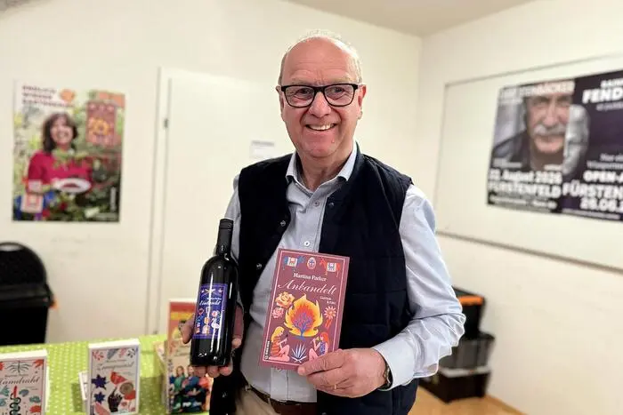 „Martina Parker ist eine der erfolgreichsten österreichischen Krimiautorinnen und hat mit ihren im Südburgenland spielenden Gartenkrimis bereits viele Rekorde geknackt“, berichtete Buchhändler Rudolf Buchner eingangs.