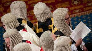 Im britischen Oberhaus - hier die an ihren Perücken erkennbaren Richter - gab es viele, die nicht aus der EU wollten