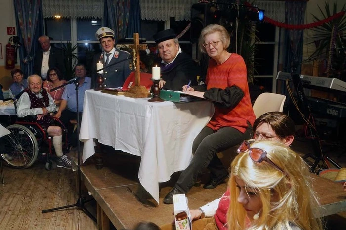 ...Stadtrichter Werner Gutzwar, Gerichtsschreiberin Marianne Posch