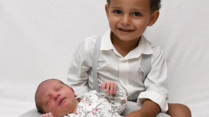 Verstärkung hat Jan (2) am 2. Juli bekommen. Lea wog bei ihrer Ankunft 3150 Gramm und war 52 Zentimeter groß. Die Eltern Tamara Walzl und Daniel Gallob sind mit ihren Kindern in Maria Buch daheim.