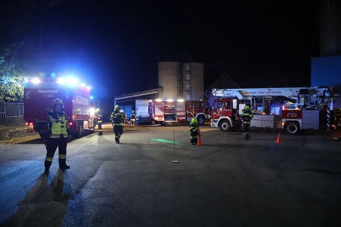 Rund 100 Feuerwehrleute nahmen teil.