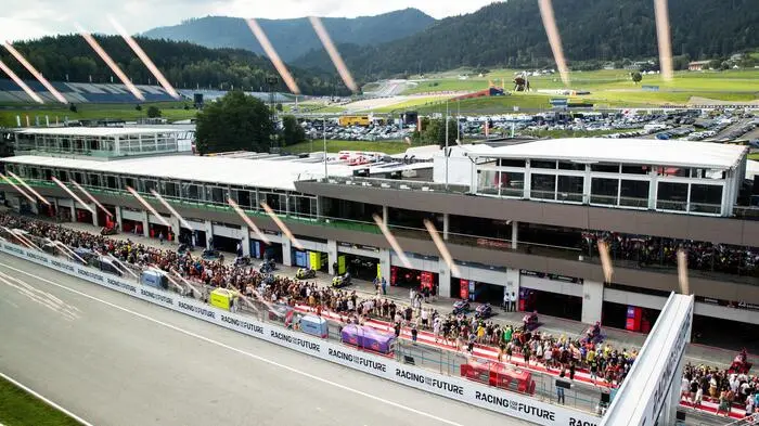 Klicken Sie sich durch die besten Bilder des pit-lane-walks 2024