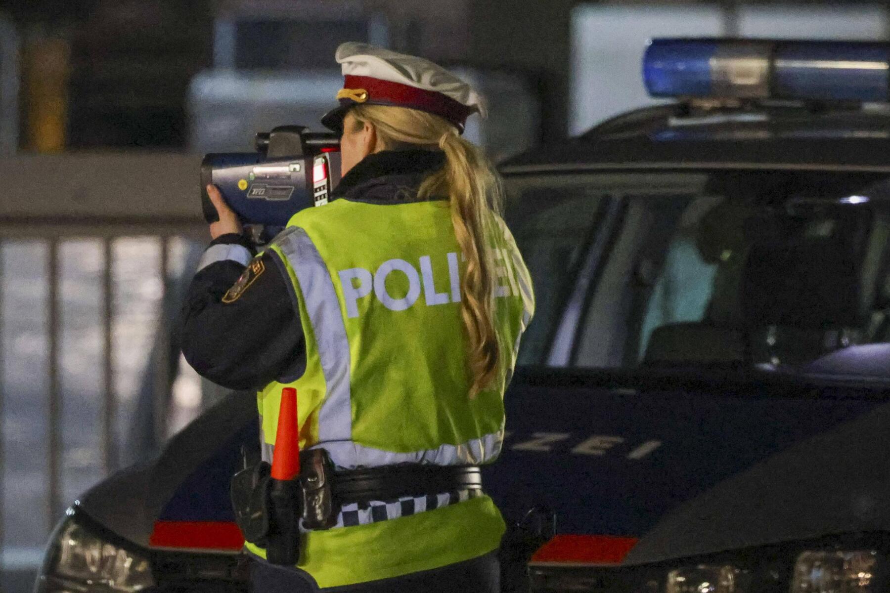 Schein abgenommen: Bulgare raste mit 113 km/h durch die Stadt