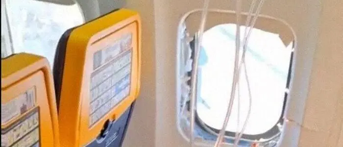 Am 10. Juli zerbarst ein Fenster einer Boeing des Ryanair-Fluges FR1879.