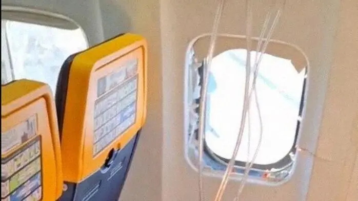 Am 10. Juli zerbarst ein Fenster einer Boeing des Ryanair-Fluges FR1879.